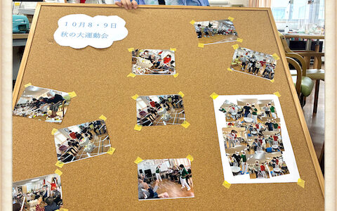 写真パネルは語る。